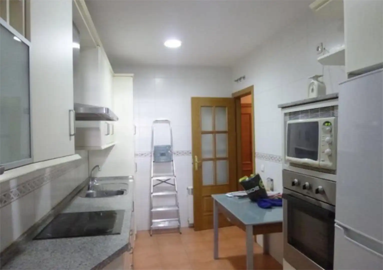 Küche von Wohnung zur untervermieten in Granada mit Klimaanlage, Heizung und Privatgarten