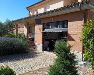 Vista exterior de Casa o xalet en venda en Aldeatejada amb Terrassa