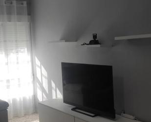 Living room of Flat to rent in Baeza  with Air Conditioner, Terrace and Balcony