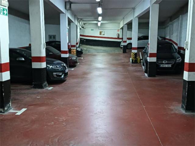 Garaje en Venta en Miguel Servet Kalea, 8 en Txabarri - La Unión - Vista Alegre