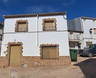 Vista exterior de Casa adosada en venda en Bienservida amb Calefacció, Jardí privat i Terrassa