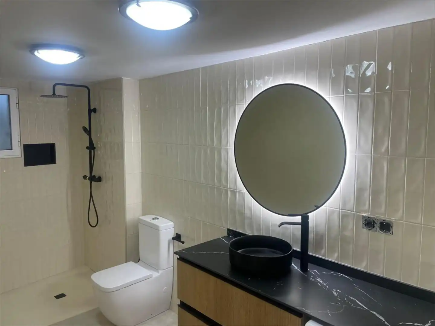 Piso de alquiler en Carrer de l'Illa de Xipre, 9, Oliva Playa Baño de Piso de alquiler en Oliva con Aire acondicionado, Calefacción y Jardín privado