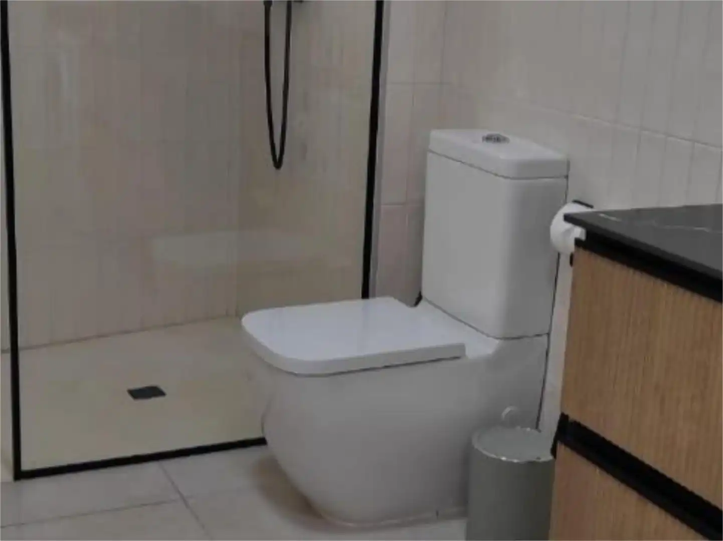 Piso de alquiler en Carrer de l'Illa de Xipre, 9, Oliva Playa Baño de Piso de alquiler en Oliva con Aire acondicionado, Calefacción y Jardín privado