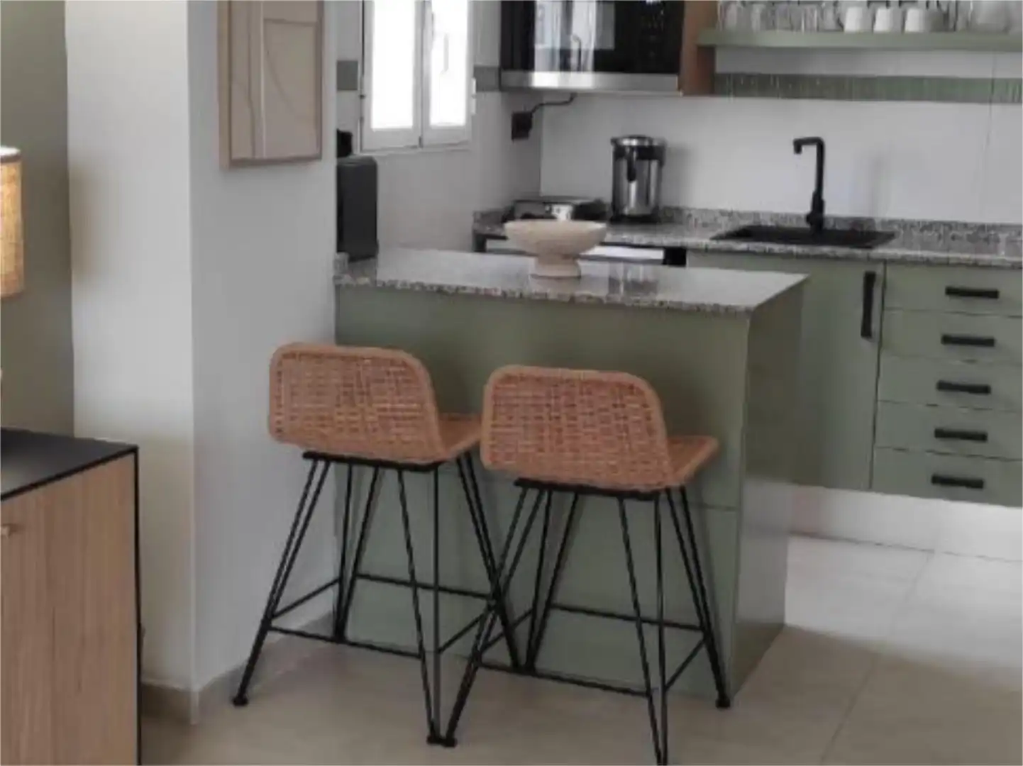 Piso de alquiler en Carrer de l'Illa de Xipre, 9, Oliva Playa Cocina de Piso de alquiler en Oliva con Aire acondicionado, Calefacción y Jardín privado