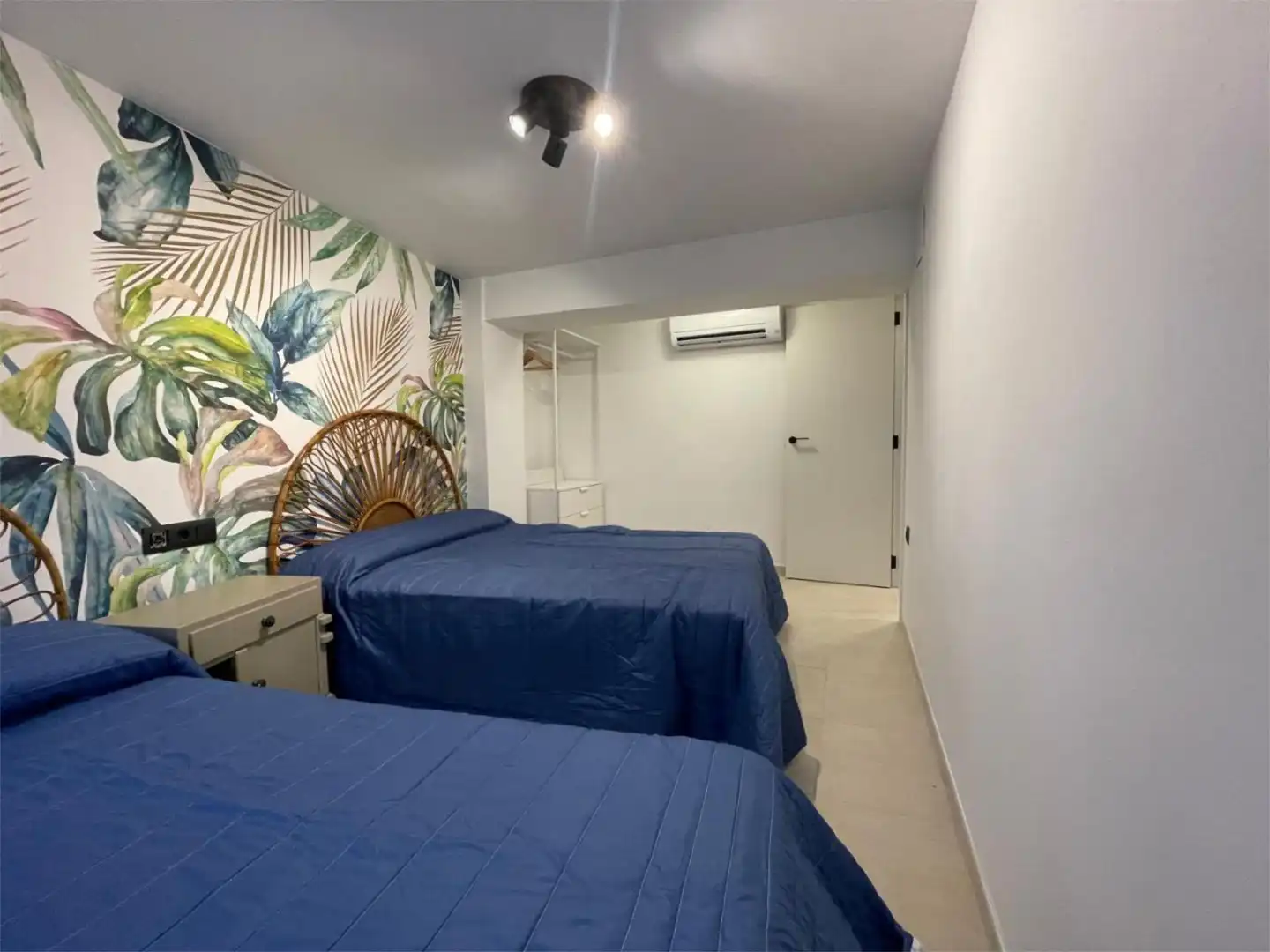 Piso de alquiler en Carrer de l'Illa de Xipre, 9, Oliva Playa Habitación de Piso de alquiler en Oliva con Aire acondicionado, Calefacción y Jardín privado