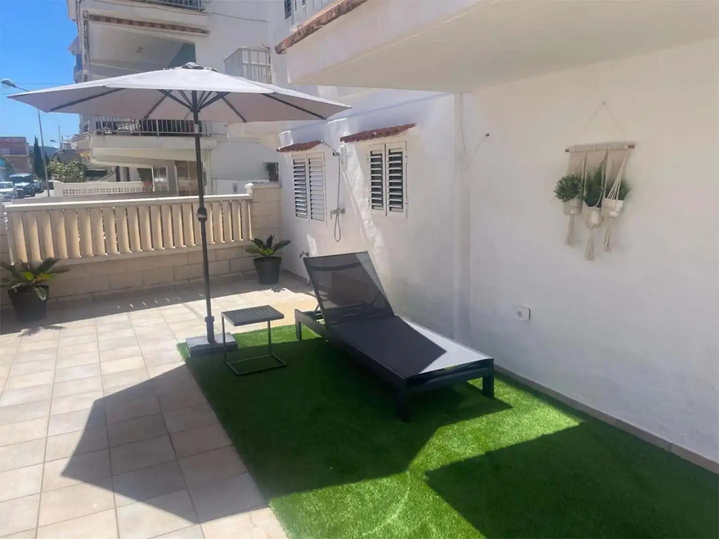 Piso de alquiler en Carrer de l'Illa de Xipre, 9, Oliva Playa Terraza de Piso de alquiler en Oliva con Aire acondicionado, Calefacción y Jardín privado
