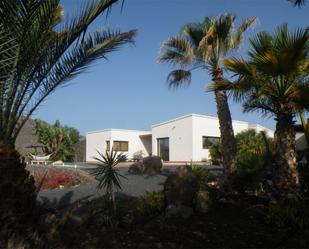 Vista exterior de Casa o xalet en venda en Tuineje amb Terrassa i Piscina