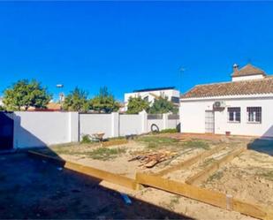 Vista exterior de Casa o xalet de lloguer en Valencina de la Concepción amb Terrassa