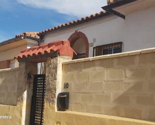 Exterior view of Single-family semi-detached for sale in Andorra (Teruel)  with Private garden and Terrace