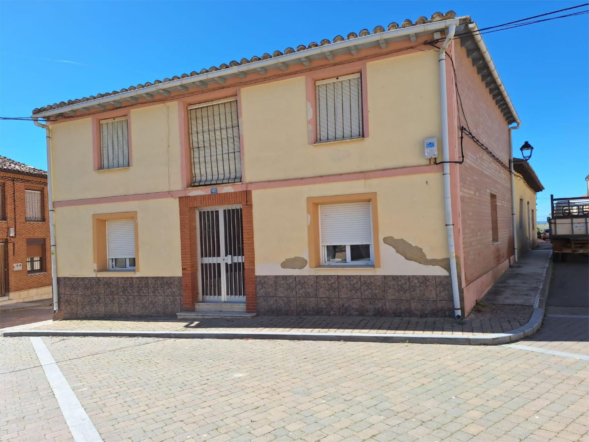 Vista exterior de Finca rústica en venda en Villaumbrales
