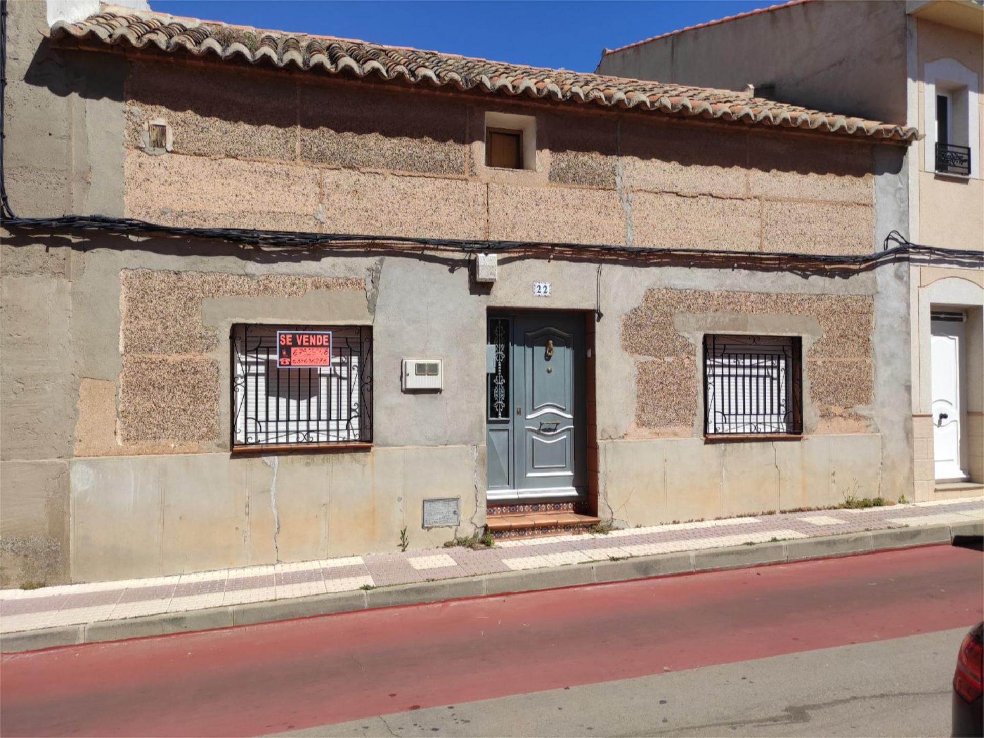 Vista exterior de Planta baixa en venda en Argamasilla de Calatrava amb Jardí privat