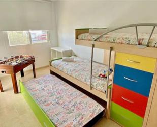 Schlafzimmer von Wohnung miete in Sant Jaume d'Enveja mit Klimaanlage, Schwimmbad und Balkon