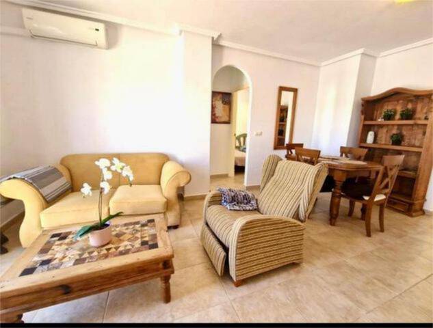 Apartamento en venta en torrevieja de torrevieja, 