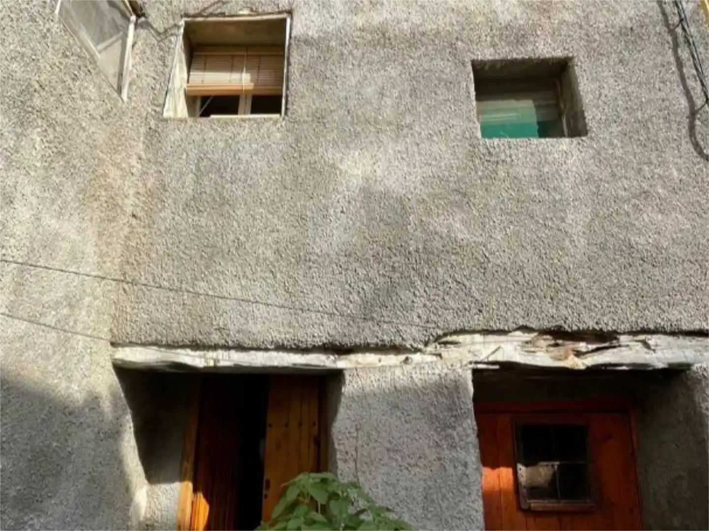 Casa adosada en venta en Plaza Mayor, 5, El Vallecillo Vista exterior de Casa adosada en venta en El Vallecillo con Amueblado