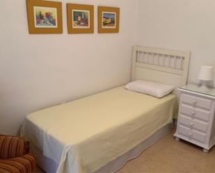 Bedroom of Flat to share in  Sevilla Capital  with Air Conditioner, Furnished and Balcony