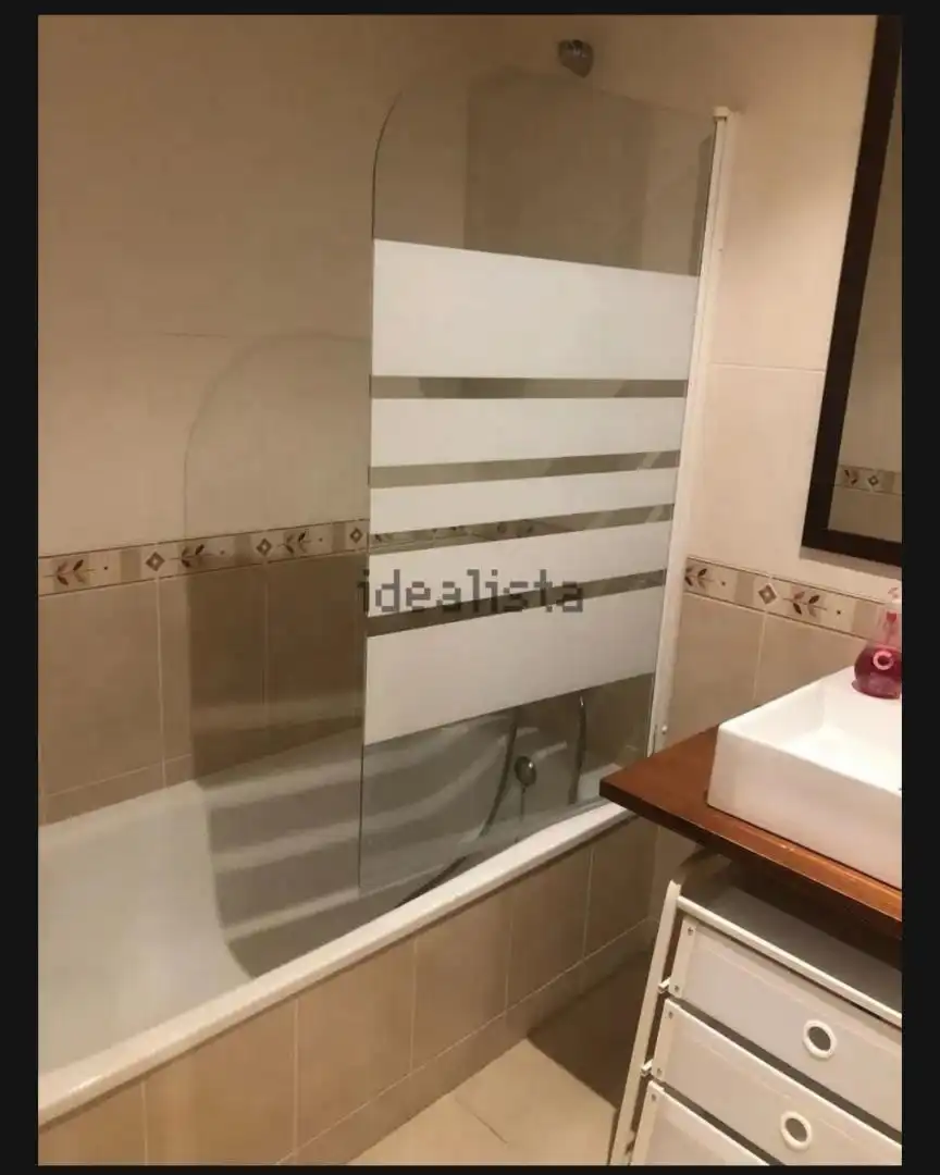 Badezimmer von Wohnung zum Verkauf in Narón mit Klimaanlage