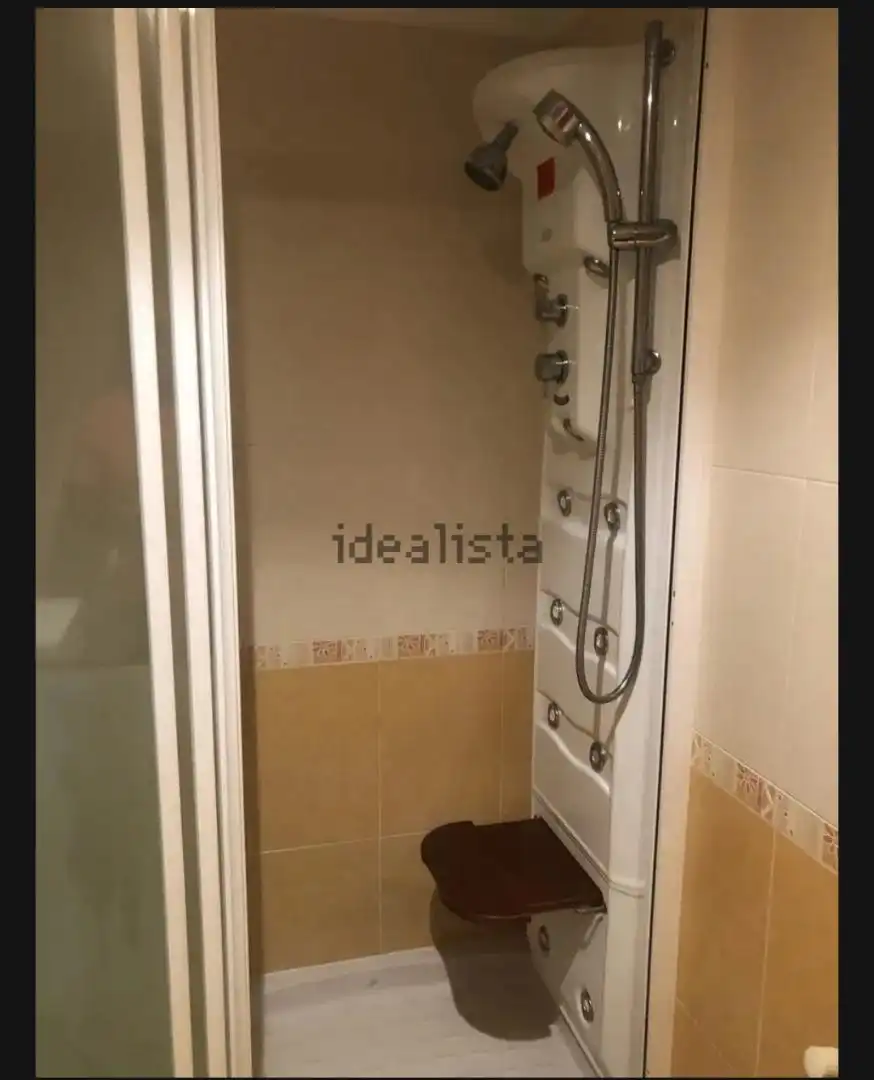 Badezimmer von Wohnung zum Verkauf in Narón mit Klimaanlage