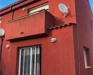 Vista exterior de Casa adosada en venda en Castellvell del Camp amb Terrassa