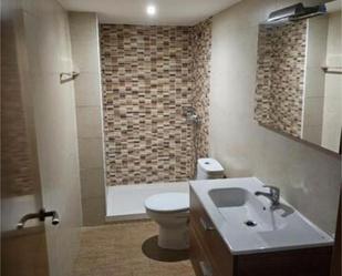 Bathroom of Apartment to rent in Badajoz Capital  with Terrace