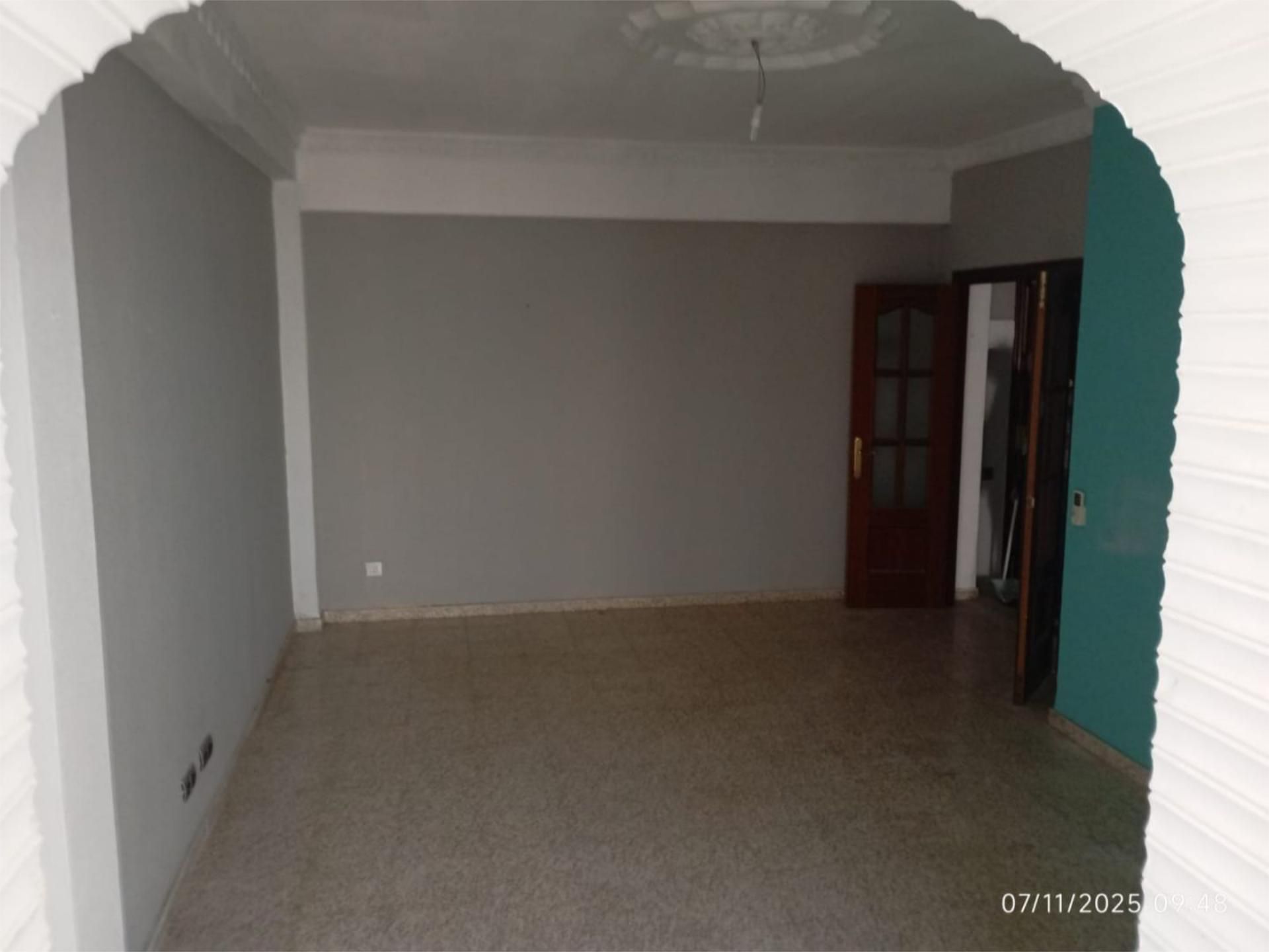 Flat for sale in San Fernando  with Air Conditioner and Terrace