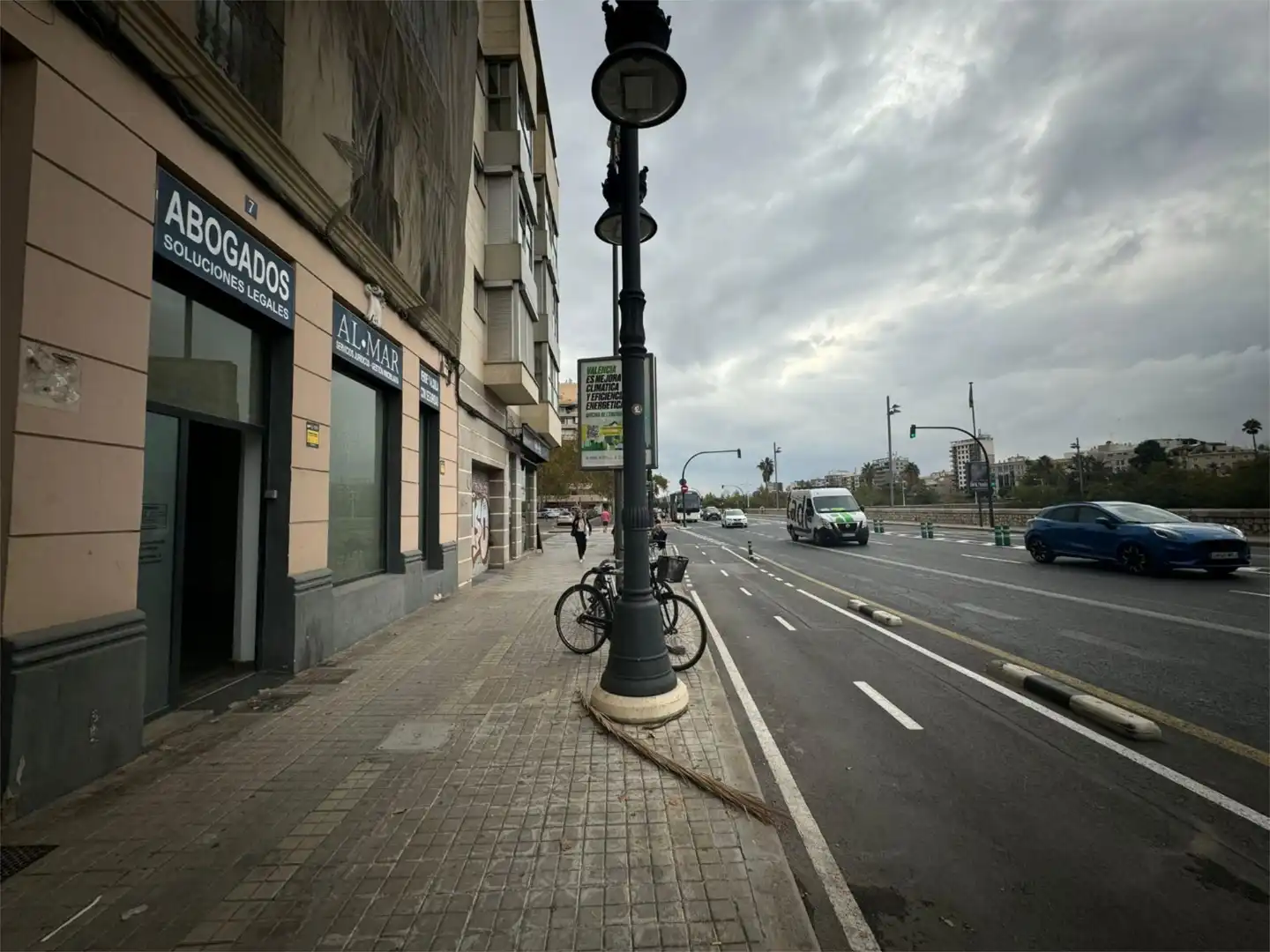 Vista exterior de Planta baja de alquiler en Valencia con Aire acondicionado, Calefacción y Parquet