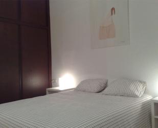 Bedroom of Flat for sale in  Sevilla Capital  with Air Conditioner