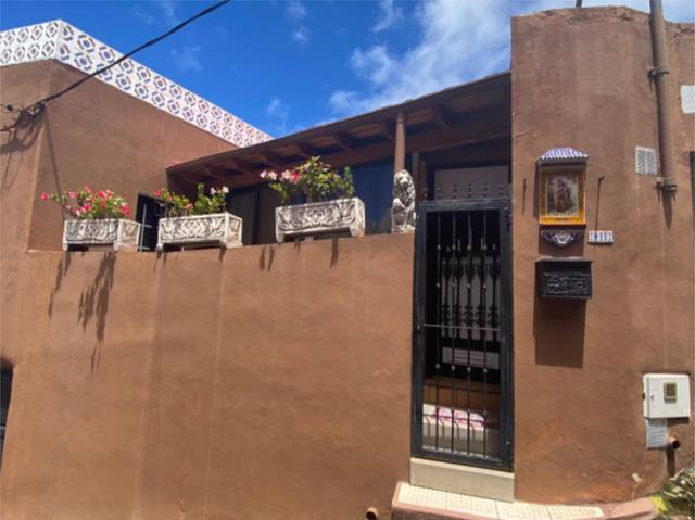 Casa adosada en venta en calle el monte, a de gara