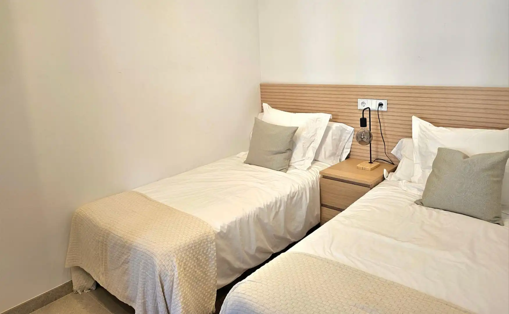 Schlafzimmer von Einfamilien-Reihenhaus zum Verkauf in Ses Salines mit Klimaanlage und Terrasse