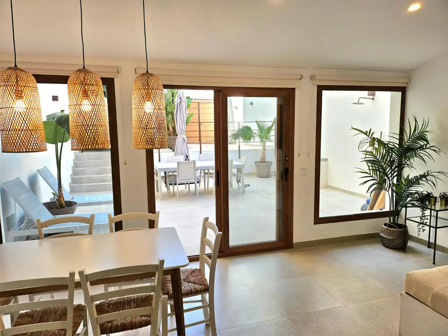 Esszimmer von Einfamilien-Reihenhaus zum Verkauf in Ses Salines mit Klimaanlage und Terrasse