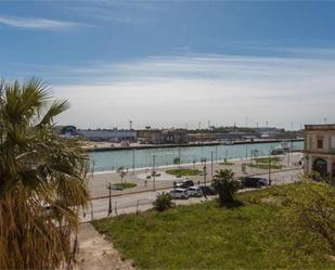 Vista exterior de Pis de lloguer en El Puerto de Santa María amb Terrassa i Moblat