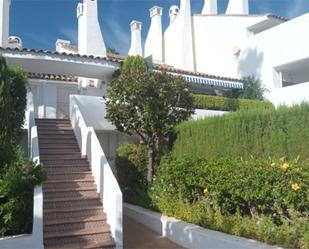 Exterior view of Flat for sale in Marbella  with Terrace and Swimming Pool