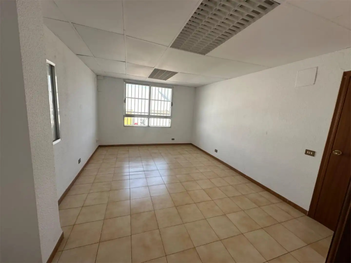 Büro zur Miete in Avenida Enrique Gimeno, Ciutat del Transport - La Salera Büro zur Miete in Castellón de la Plana / Castelló de la Plana