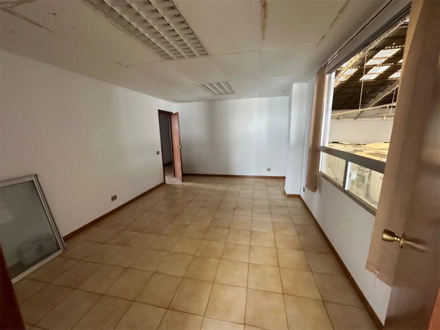 Büro zur Miete in Avenida Enrique Gimeno, Ciutat del Transport - La Salera Büro zur Miete in Castellón de la Plana / Castelló de la Plana