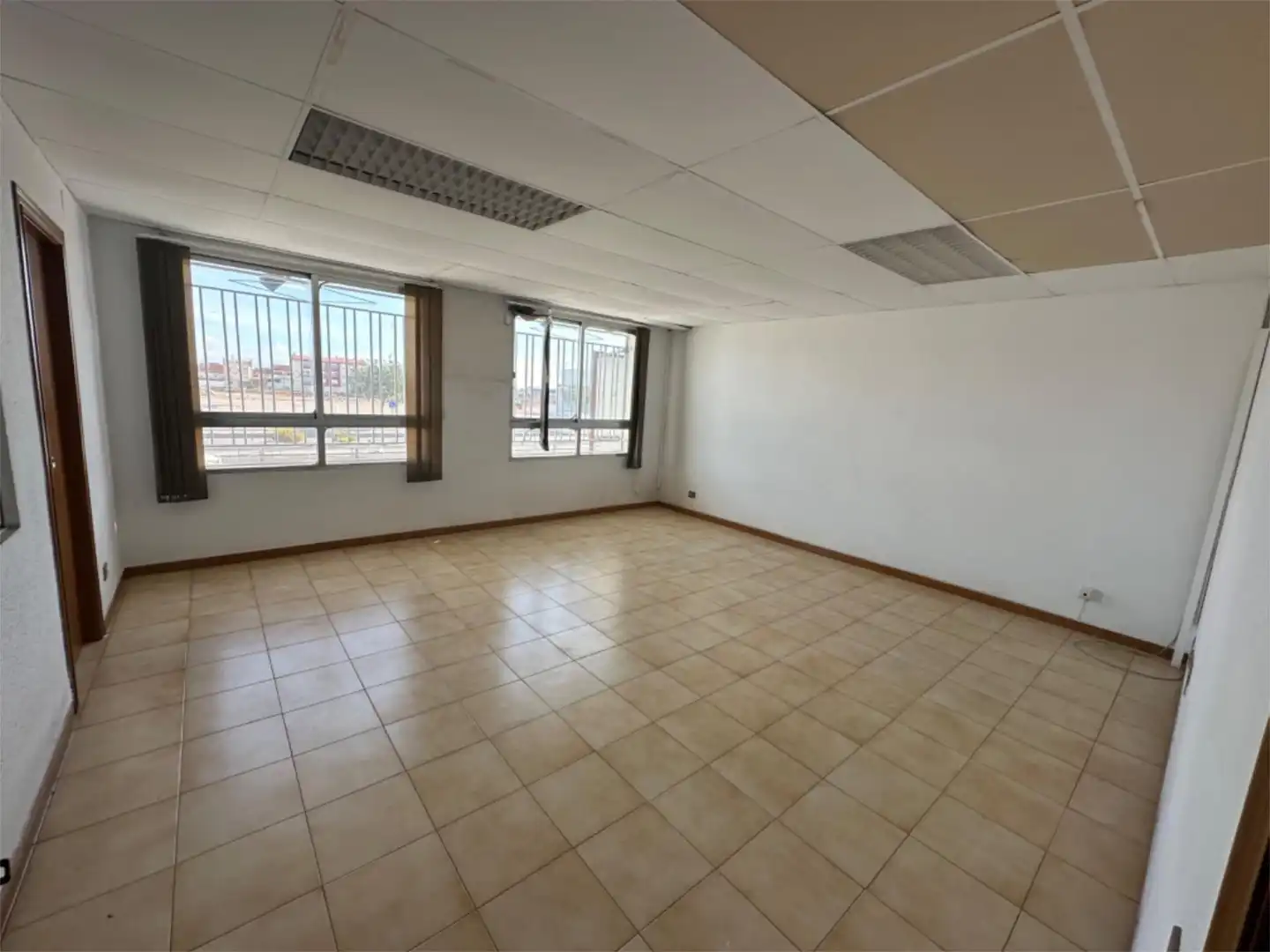 Büro zur Miete in Avenida Enrique Gimeno, Ciutat del Transport - La Salera Büro zur Miete in Castellón de la Plana / Castelló de la Plana