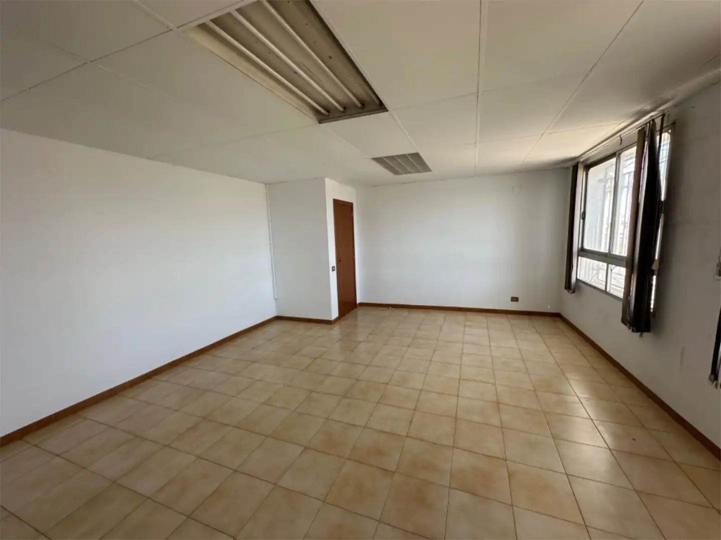 Büro zur Miete in Avenida Enrique Gimeno, Ciutat del Transport - La Salera Büro zur Miete in Castellón de la Plana / Castelló de la Plana