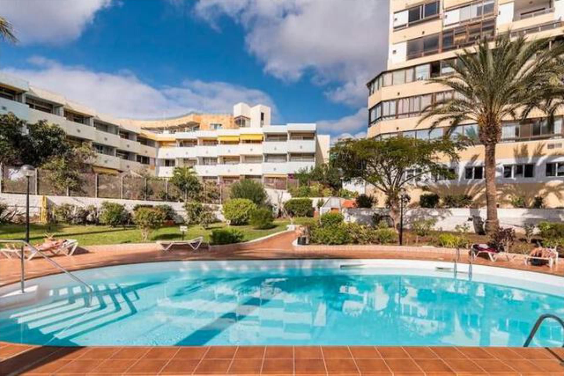 Exterior view of Flat for sale in San Bartolomé de Tirajana  with Private garden, Storage room and Swimming Pool