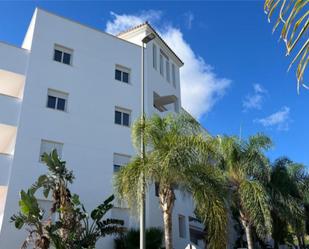 Vista exterior de Pis de lloguer en Torremolinos amb Terrassa, Piscina i Balcó