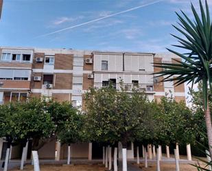 Exterior view of Flat for sale in Dos Hermanas  with Air Conditioner, Terrace and Balcony