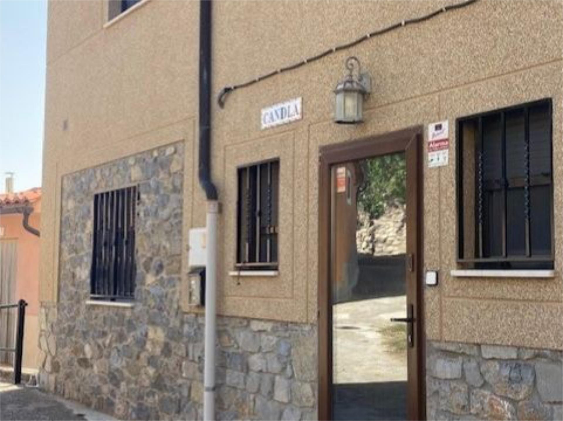 Vista exterior de Casa adosada en venda en Formiche Alto amb Aire condicionat, Calefacció i Jardí privat