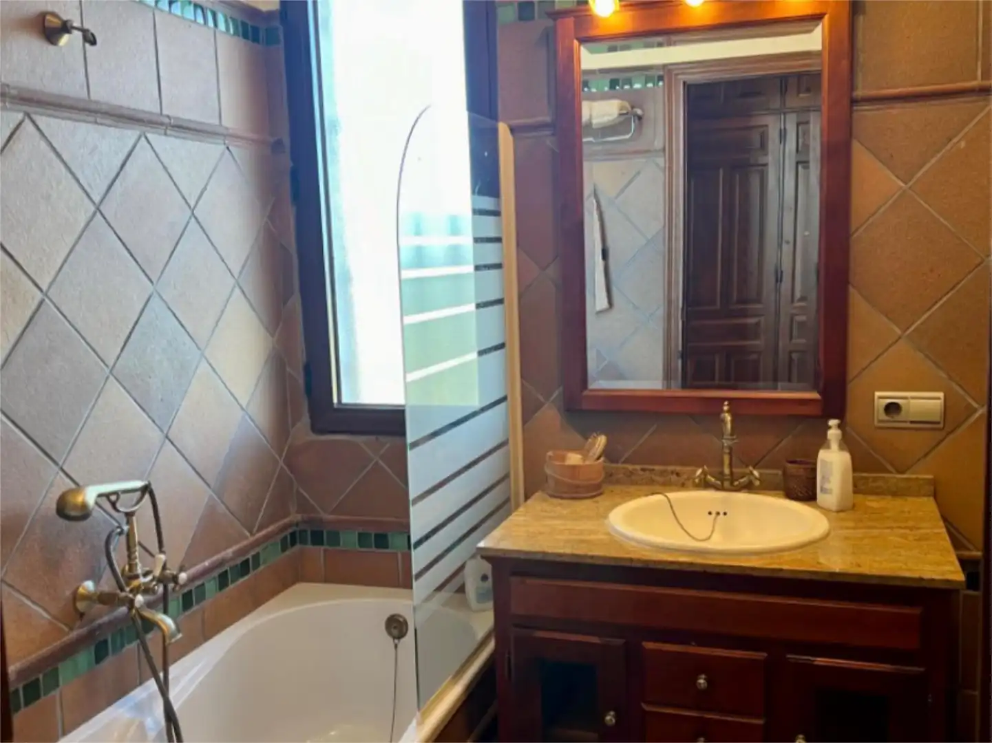 Casa o xalet en venda a CM-3200, 10, Castellar de Santiago Bany de Casa o xalet en venda en Castellar de Santiago amb Aire condicionat, Calefacció i Jardí privat