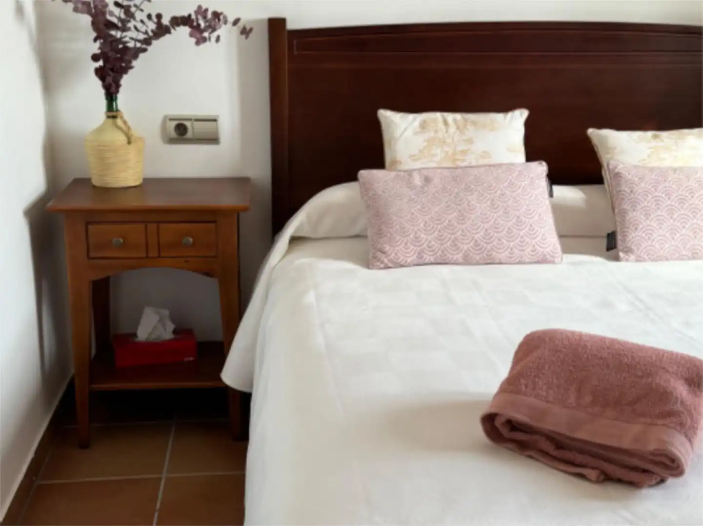 Casa o xalet en venda a CM-3200, 10, Castellar de Santiago Dormitori de Casa o xalet en venda en Castellar de Santiago amb Aire condicionat, Calefacció i Jardí privat