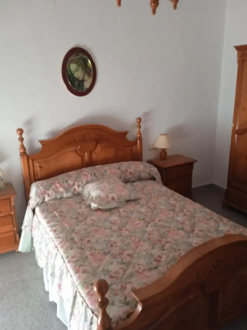 Casa adosada en venda a Calle Real, 51, Aldeire Dormitori de Casa adosada en venda en Aldeire amb Terrassa i Balcó