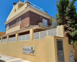 Aparcament de Casa o xalet en venda en Benicasim / Benicàssim amb Terrassa, Piscina i Balcó