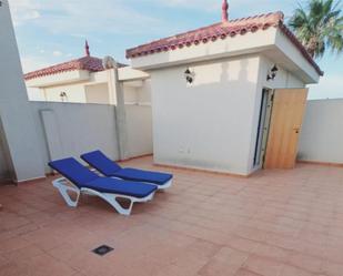 Terrassa de Casa adosada de lloguer en Daya Vieja amb Aire condicionat, Terrassa i Piscina