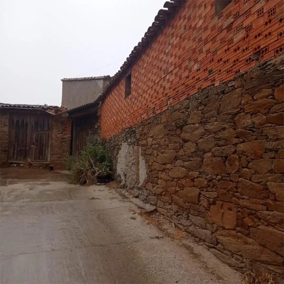 Casa adosada en venda a Calle Muelas, 11, San Pedro de la Nave-Almendra Casa adosada en venda a Calle Muelas, 11, San Pedro de la Nave-Almendra