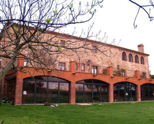 Vista exterior de Casa o xalet en venda en Parlavà amb Aire condicionat, Terrassa i Piscina