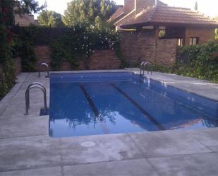 Swimming pool of Flat for sale in Majadahonda  with Air Conditioner, Terrace and Swimming Pool