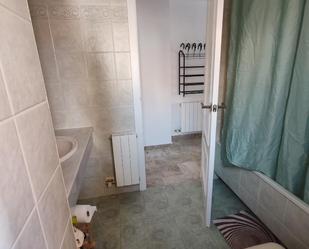 Bathroom of Flat to share in  Jaén Capital  with Terrace, Swimming Pool and Balcony