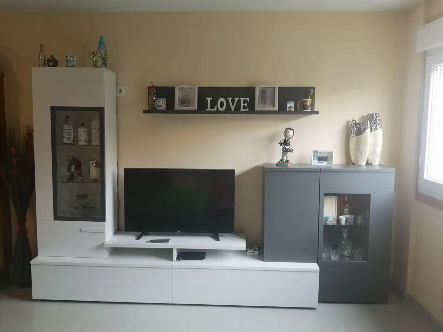 Piso en venta en LU-120, 48, Cospeito Sala de estar de Piso en venta en Cospeito con Aire acondicionado, Calefacción y Amueblado