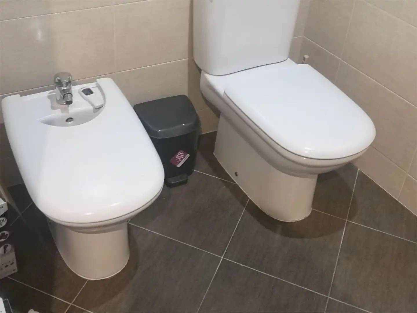 Piso en venta en LU-120, 48, Cospeito Baño de Piso en venta en Cospeito con Aire acondicionado, Calefacción y Amueblado
